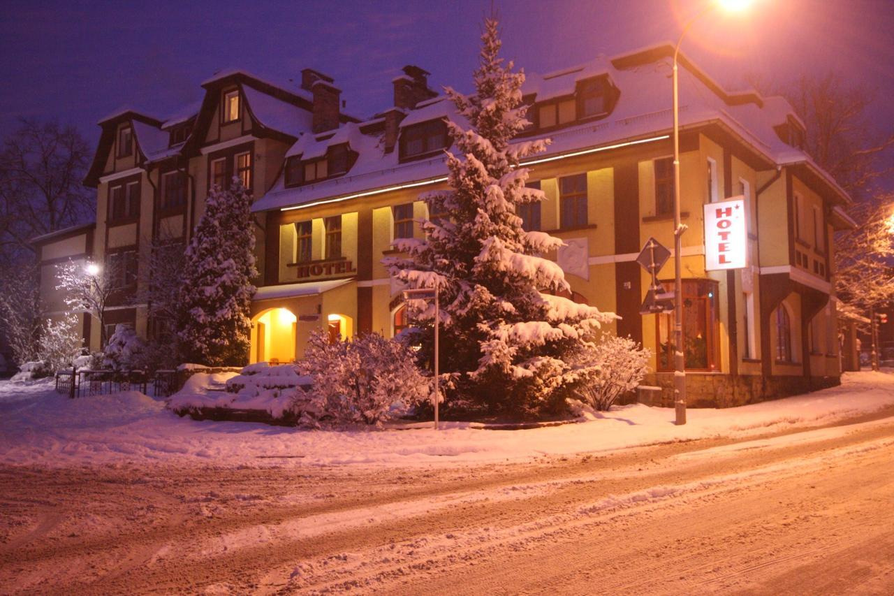 Hotel Karkonosze Kamienna Gora Bagian luar foto