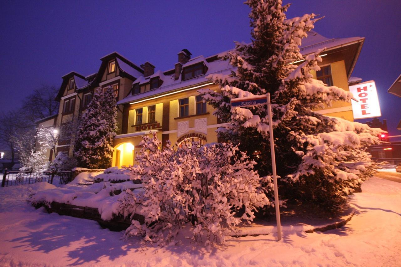 Hotel Karkonosze Kamienna Gora Bagian luar foto